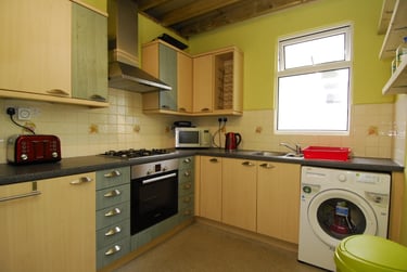 2 bed flat, Kingsley Road, North Hill, Plymouth, PL46QW - Image 3